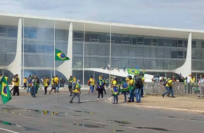 NOTA DE REPÚDIO – ABRAJINTER repudia agressões a jornalistas e atos terroristas em Brasília
